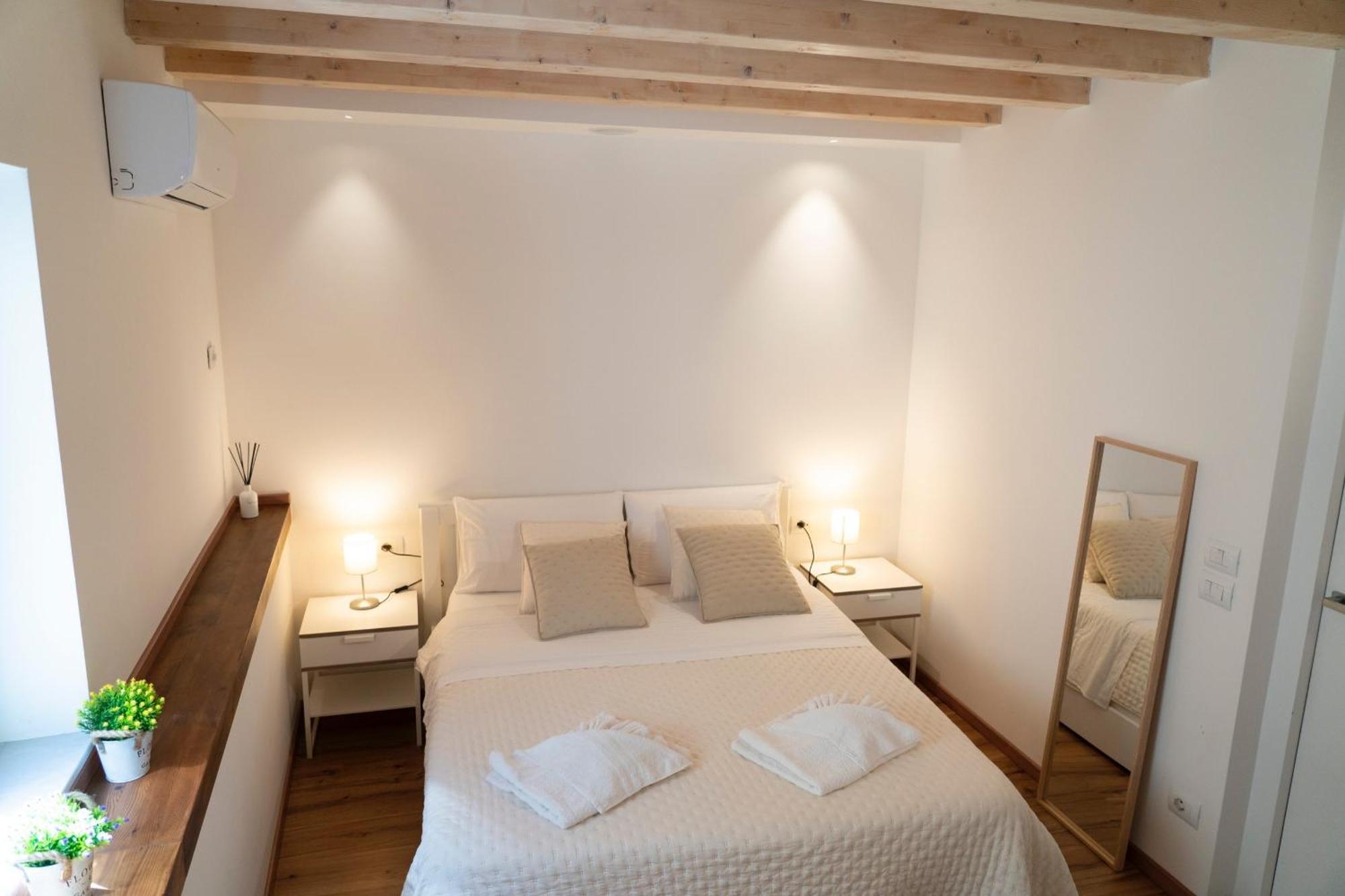Monteleone Apartment *